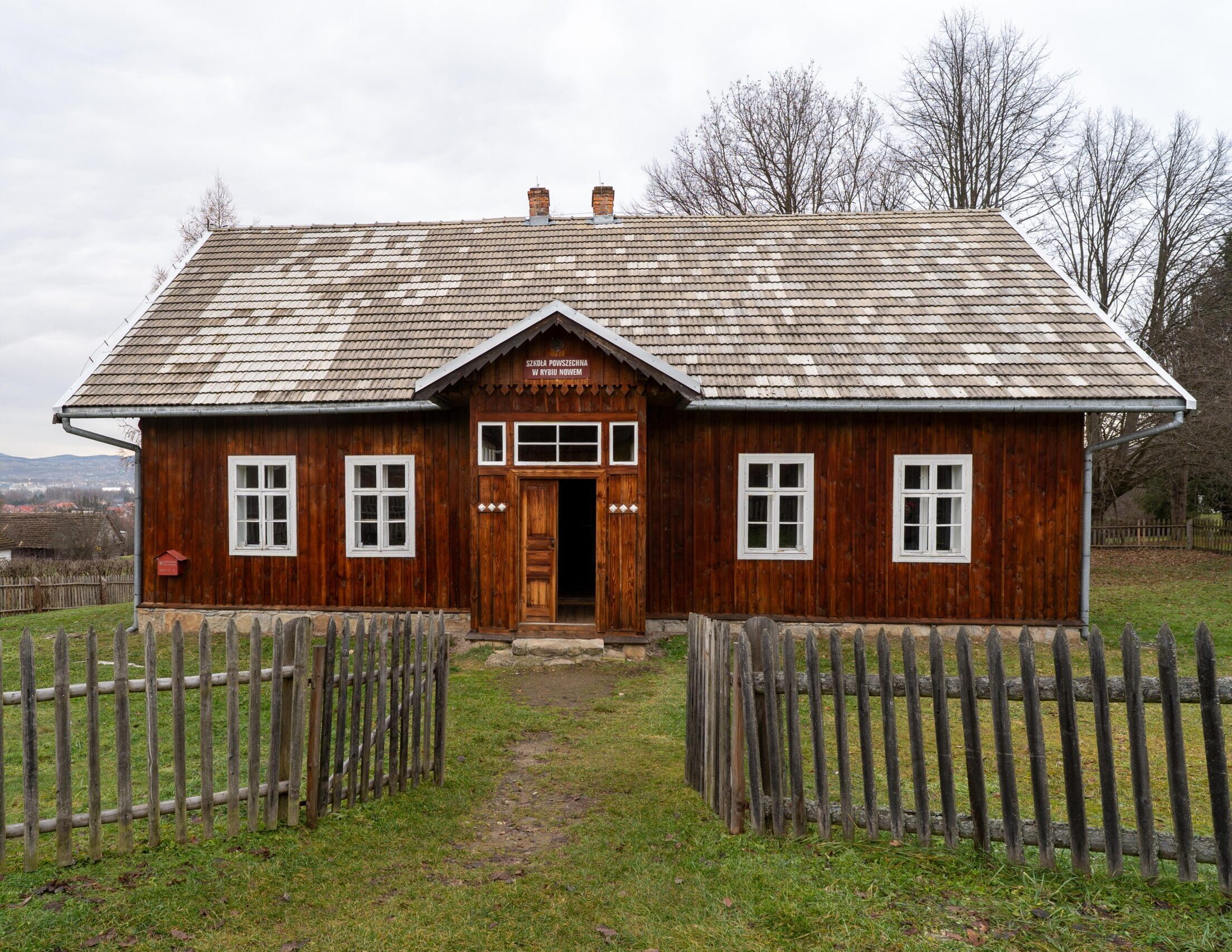 ImageToStl.com SPE Szko┼éa Ludowa z Nowego Rybia