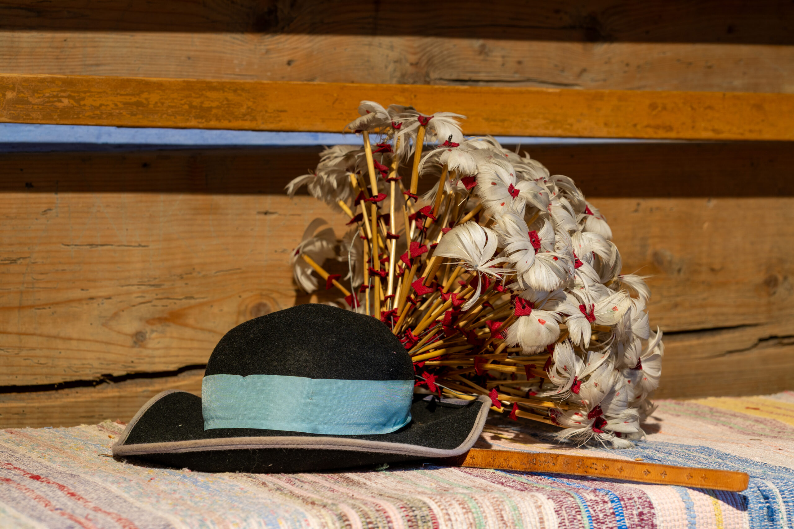 MTZK Kapelusz zdobiony